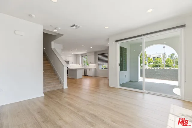 $5,700 | 111 Benchmark, Irvine, CA 92618