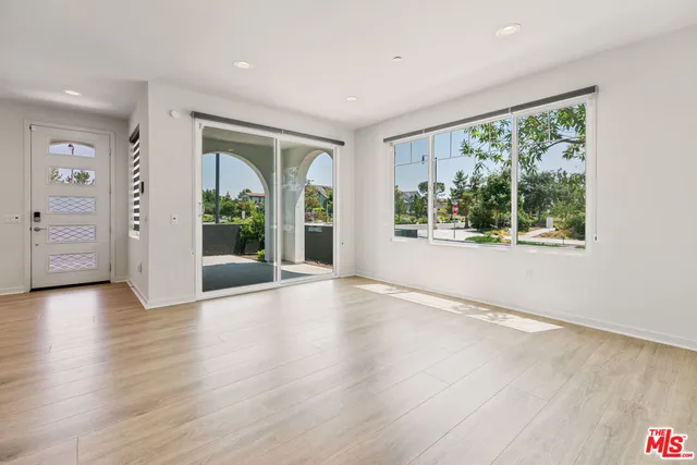 $5,700 | 111 Benchmark, Irvine, CA 92618