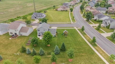 $500,000 | 6302 Pennock Lane, McFarland, WI 53558