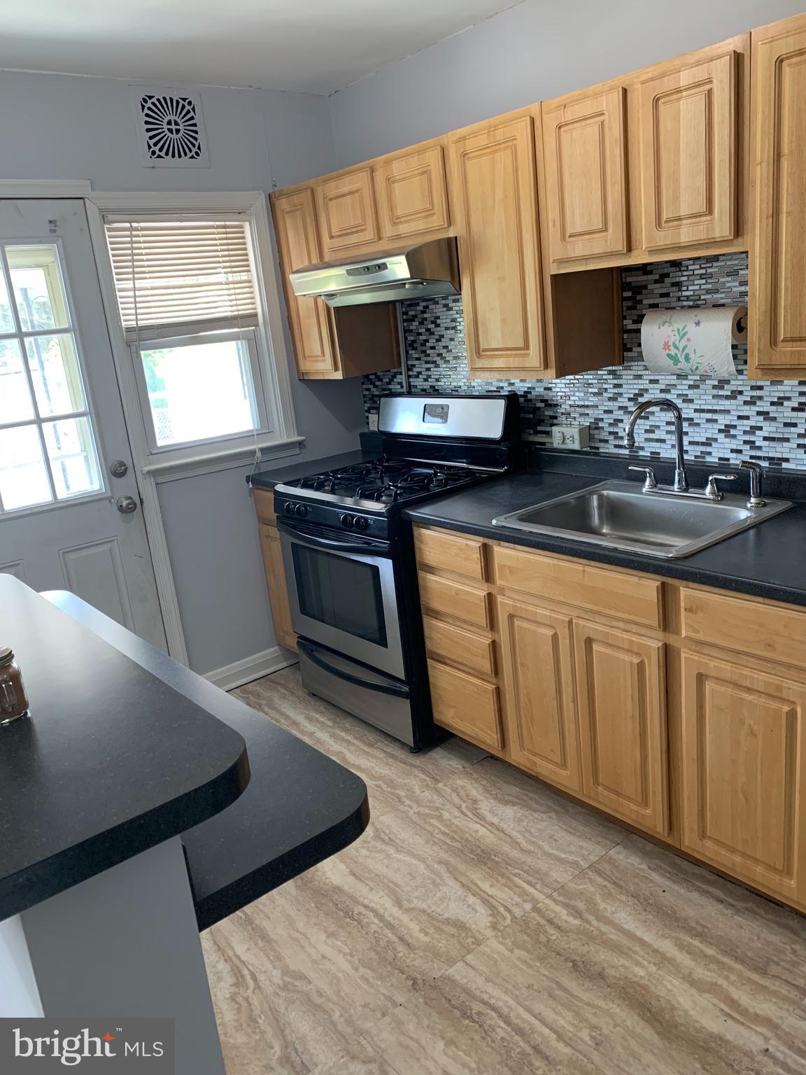 2760 Plainfield Road Baltimore, MD 21222 - Photo 9 of 26