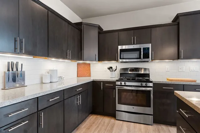 $425,000 | 3655 Woods Edge Way, De Pere, WI 54115