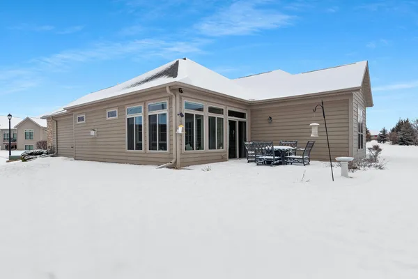 $425,000 | 3655 Woods Edge Way, De Pere, WI 54115