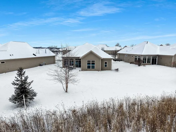 $425,000 | 3655 Woods Edge Way, De Pere, WI 54115