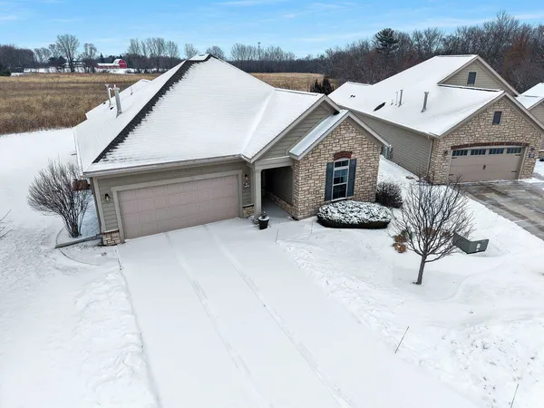 $425,000 | 3655 Woods Edge Way, De Pere, WI 54115