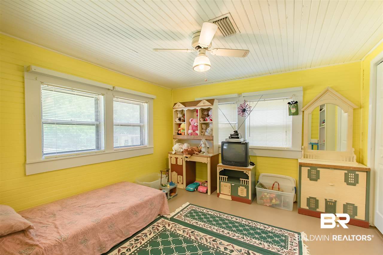 2439 Stanley Road Brewton, AL 36426 - Photo 23 of 30 Guest Bedroom