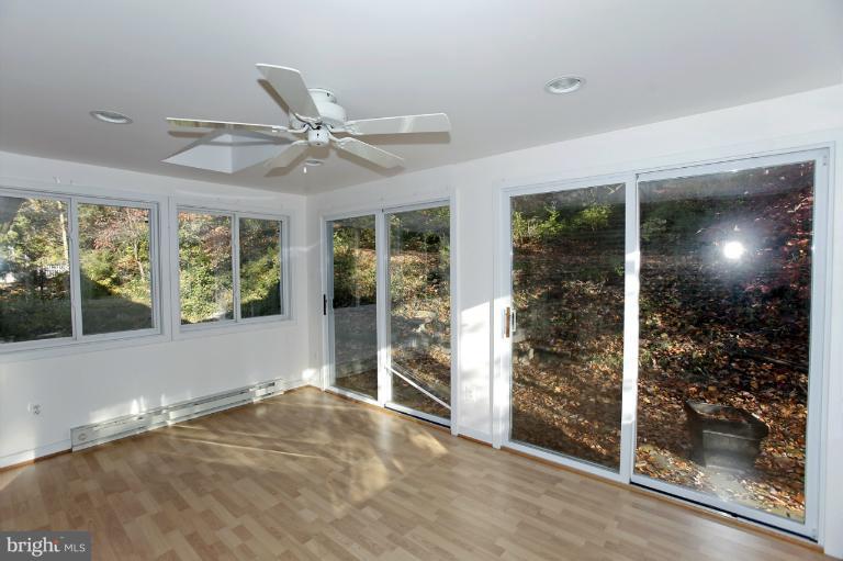 10709 Lockridge Drive Silver Spring, MD 20901 - Photo 3 of 17 Interior (General)