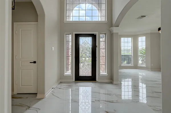 a view of entrance door of the house