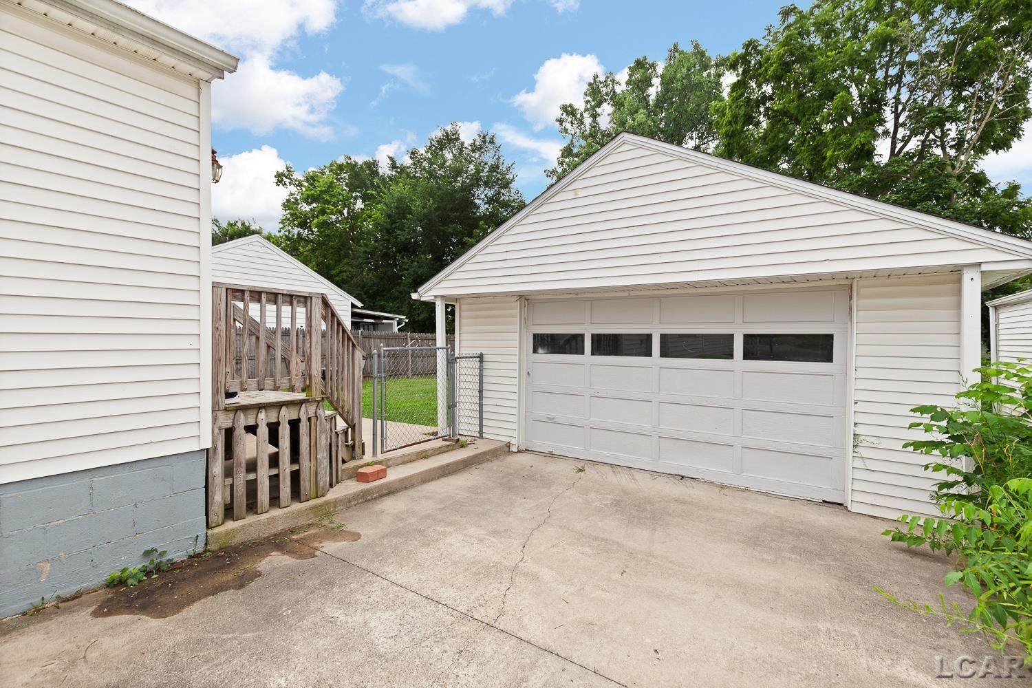 955 Addison Street Adrian, MI 49221 - Photo 34 of 44 50182140-9fabbd91-bc77-4325-ad2b-f8c7fd5e5c54.JPG