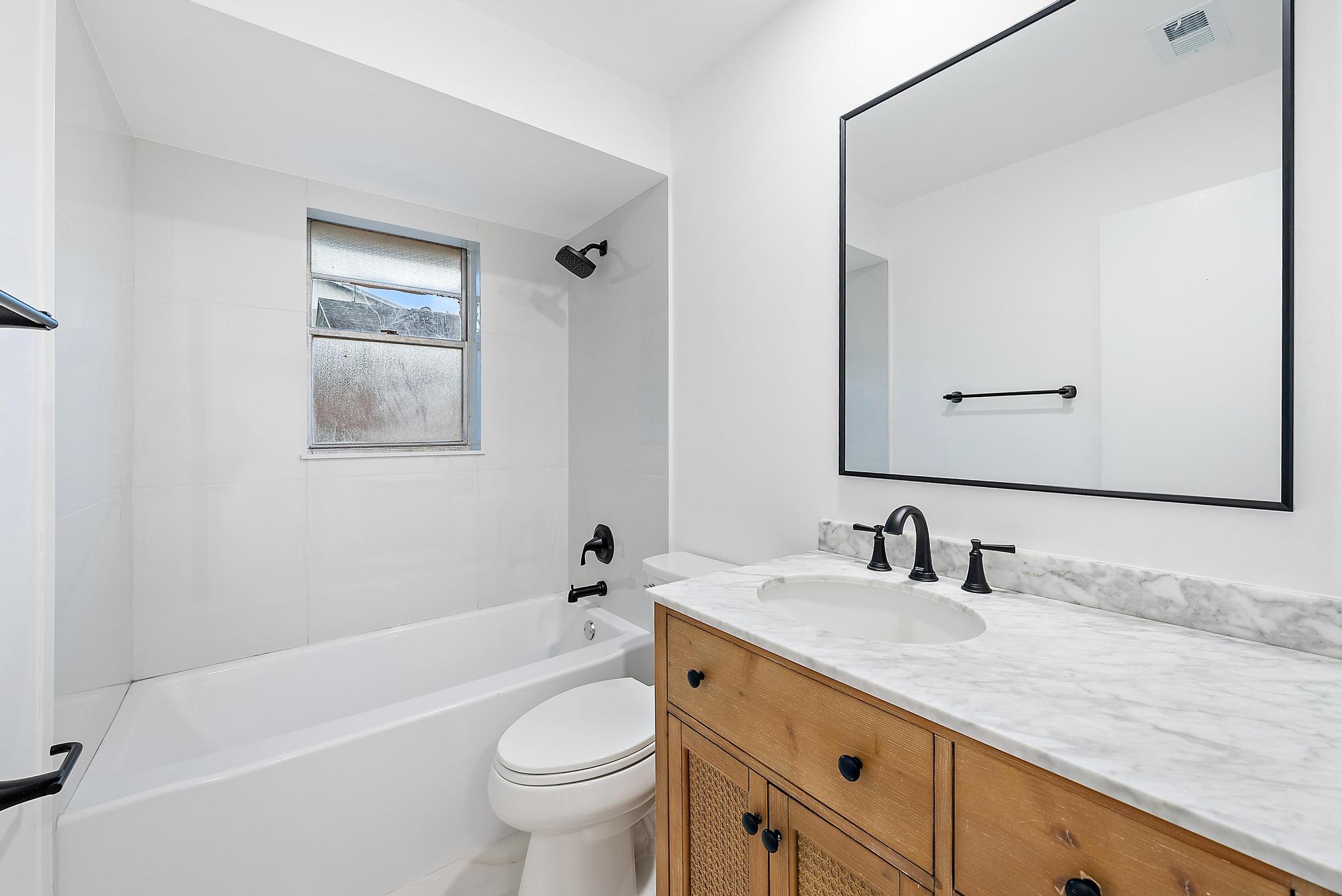 1930 Service Road North Palm Beach, FL 33408 - Photo 8 of 15 Bathroom