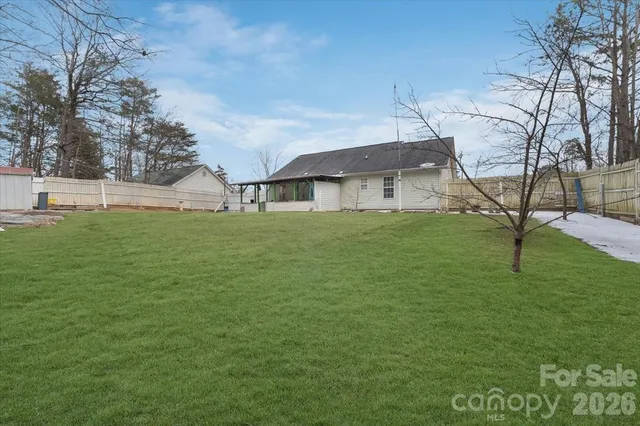 $319,900 | 1914 Sloan Drive, Charlotte, NC 28208