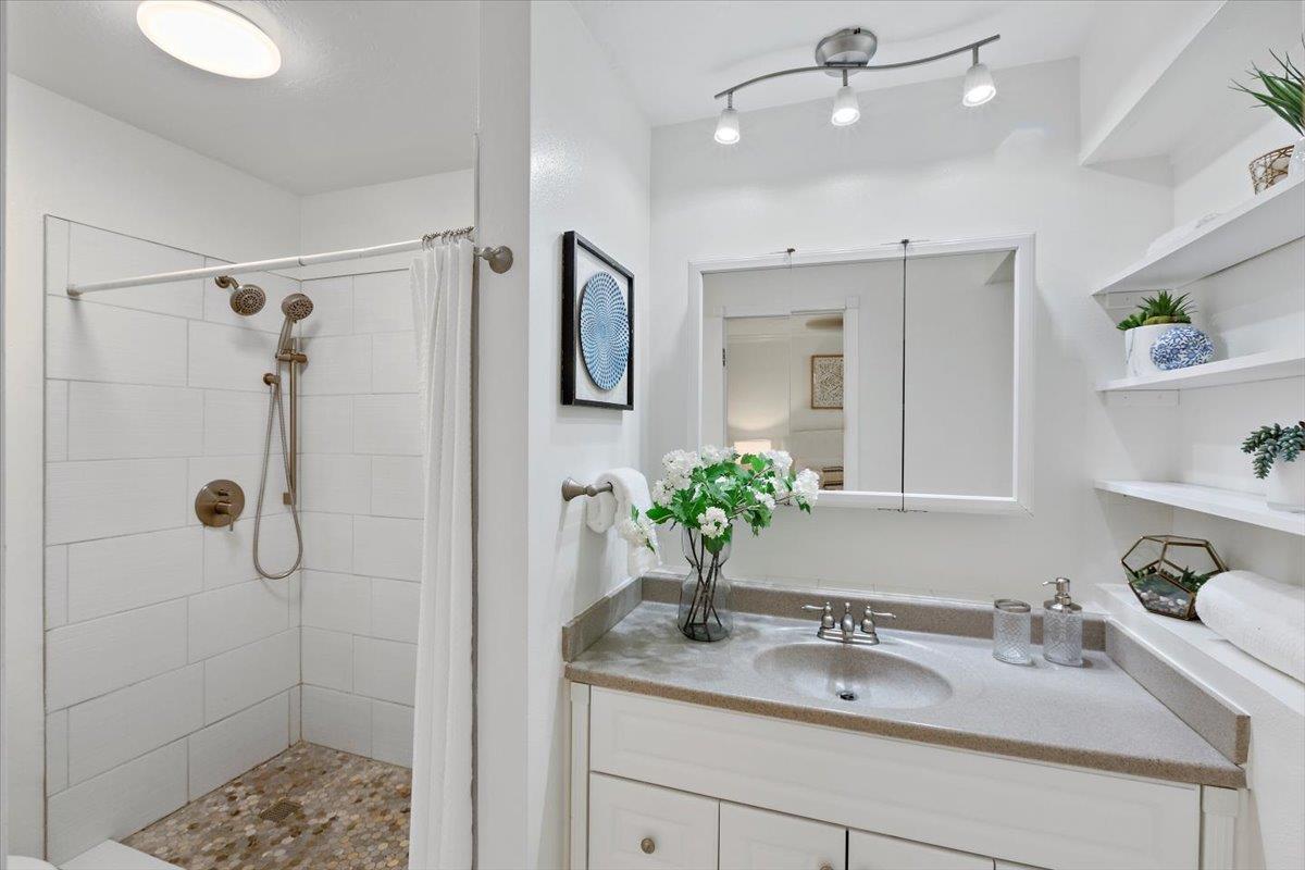 500 West Middlefield Road, Unit 183 Mountain View, CA 94043 - Photo 17 of 23 Gallery Image 17
