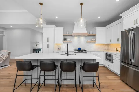 $1,379,000 | 28 Country Farm Road, Forestdale, MA 02644