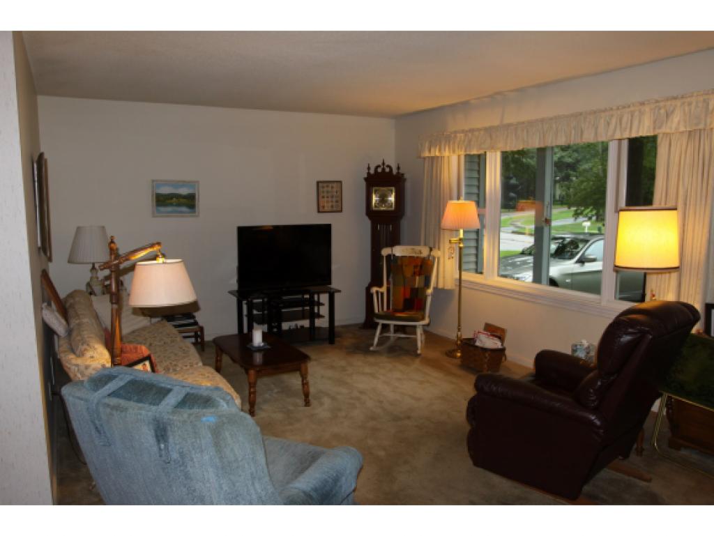 415 Sunderland Woods Road Colchester, VT 05446 - Photo 4 of 10 Gallery Image 4