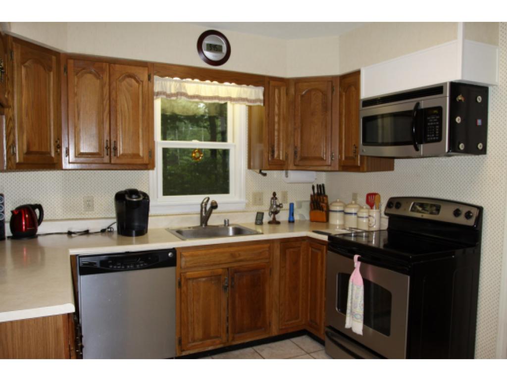 415 Sunderland Woods Road Colchester, VT 05446 - Photo 7 of 10 Gallery Image 7