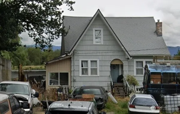 $400,000 | 39302 236th Avenue Southeast, Enumclaw, WA 98022