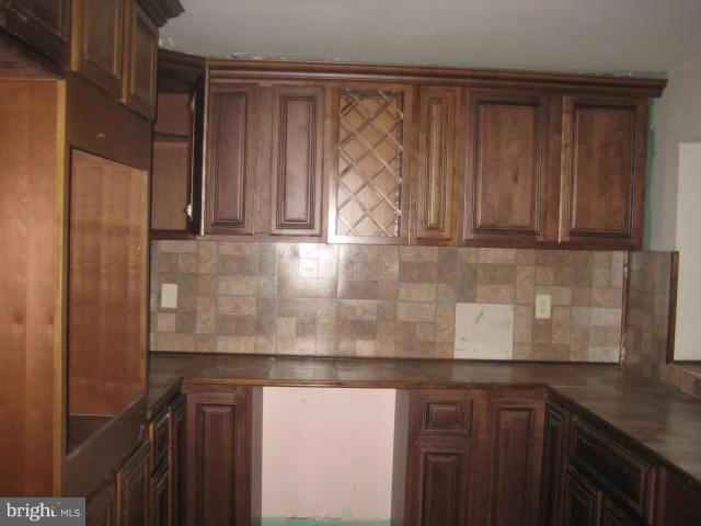 833 Riverside Drive Pasadena, MD 21122 - Photo 10 of 12 Kitchen
