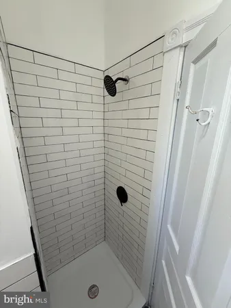 $1,000 | 1111 West Lehigh Avenue, Unit 1, Philadelphia, PA 19133