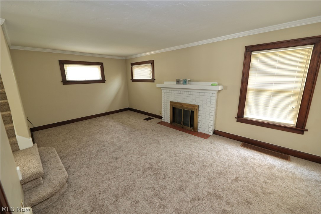 955 Pembrook Road Cleveland Heights, OH 44121 - Photo 2 of 12