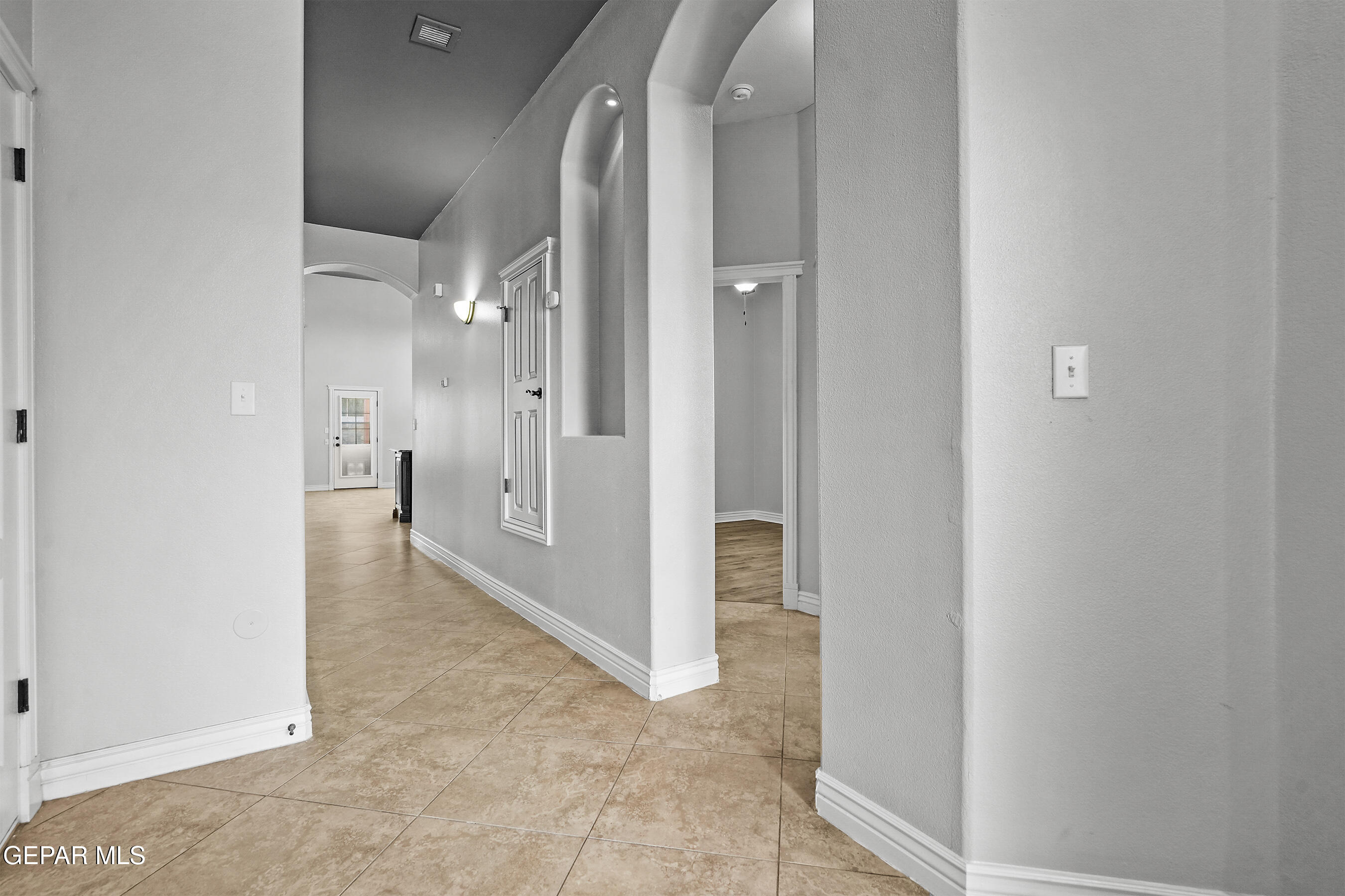 11541 Rafael Serna Lane El Paso, TX 79934 - Photo 12 of 44 Hallway