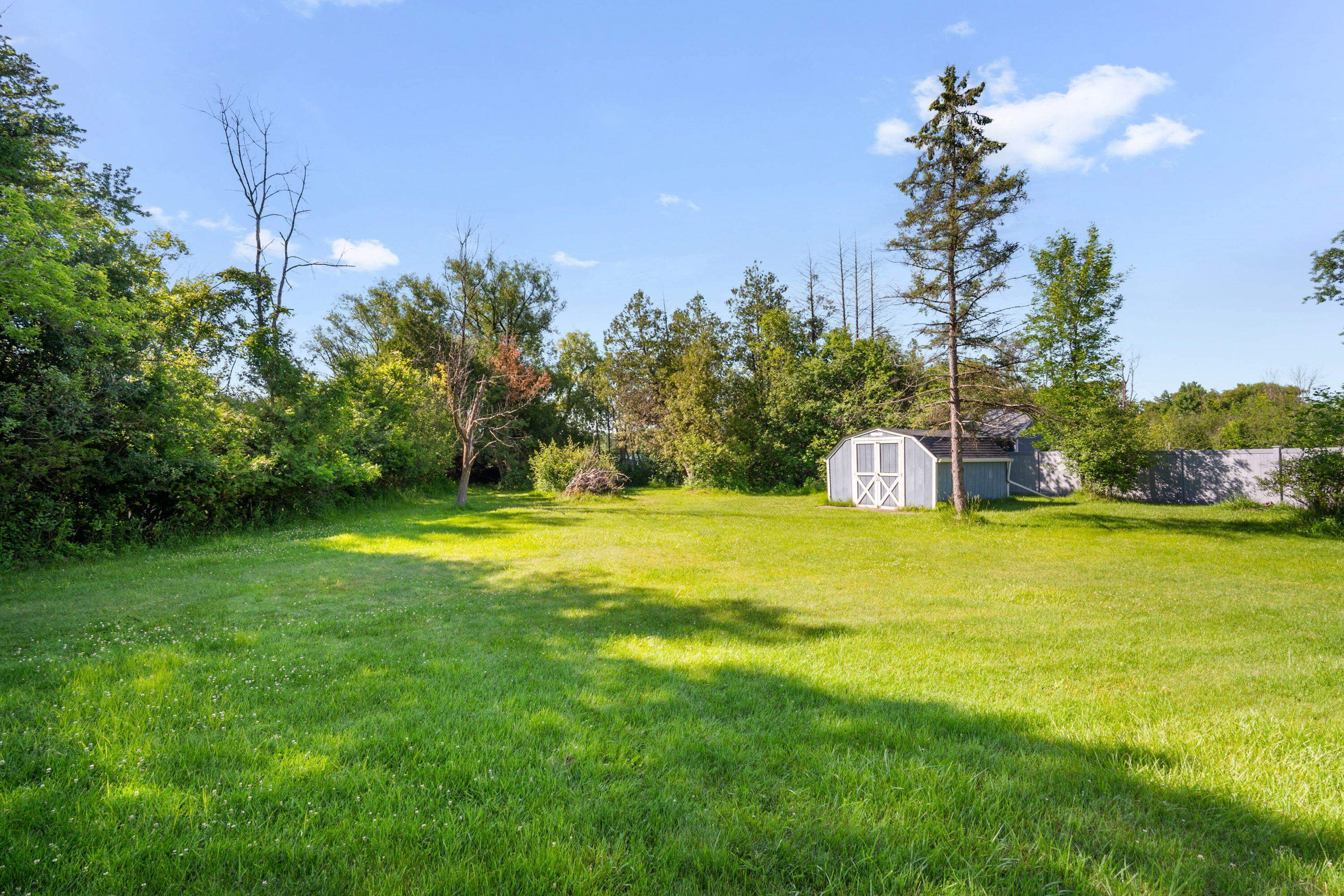 1395 Lakeview Road Farmington, WI 53090 - Photo 18 of 24 18_imgDSC00990
