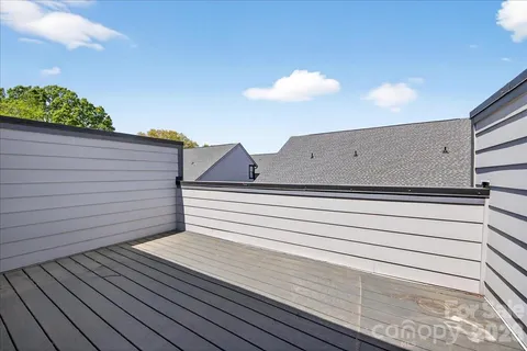 a view of a back yard of the house