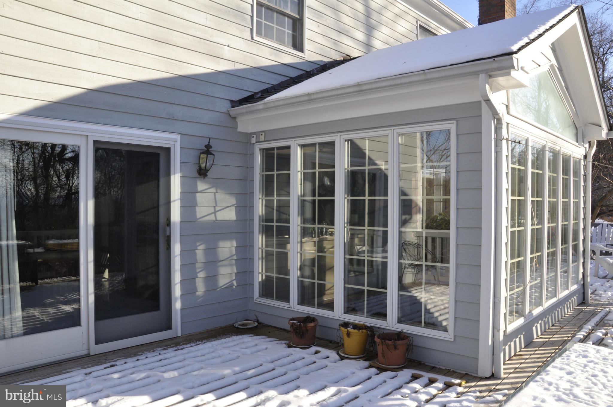 18111 Canby Road Leesburg, VA 20175 - Photo 28 of 30 outside view of breakfast room and deck