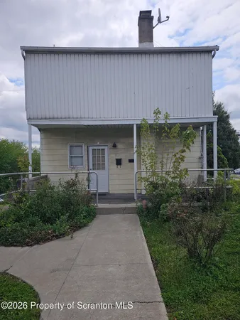 $1,300 | 106 North Main Street, Unit REAR 1, Taylor, PA 18517