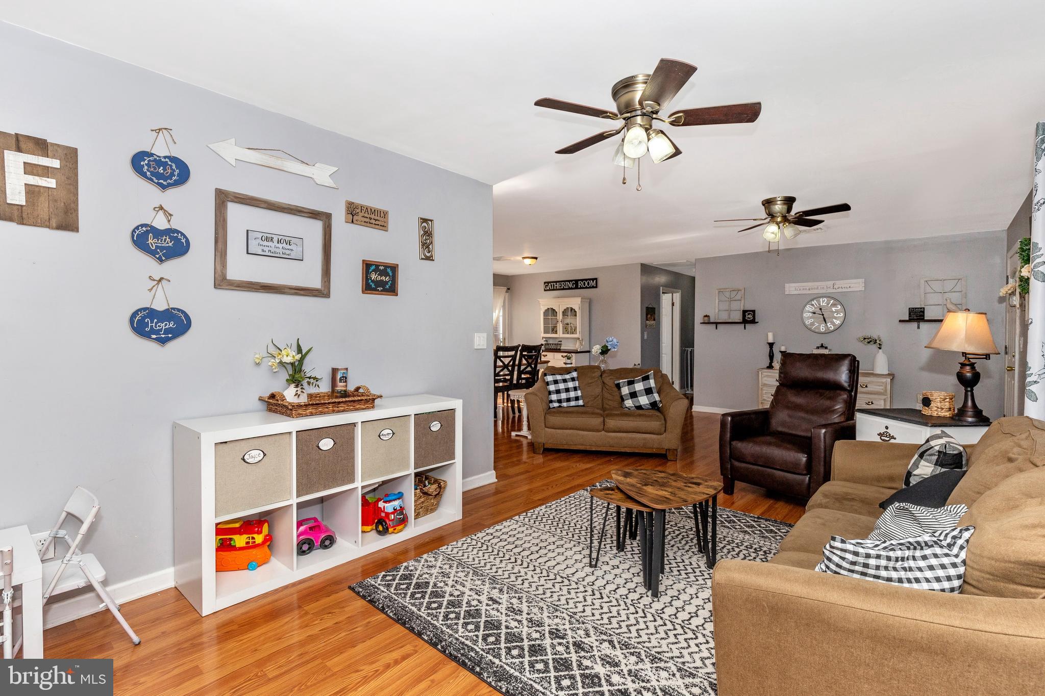 12317 Renner Road Keymar, MD 21757 - Photo 4 of 31 Living Room