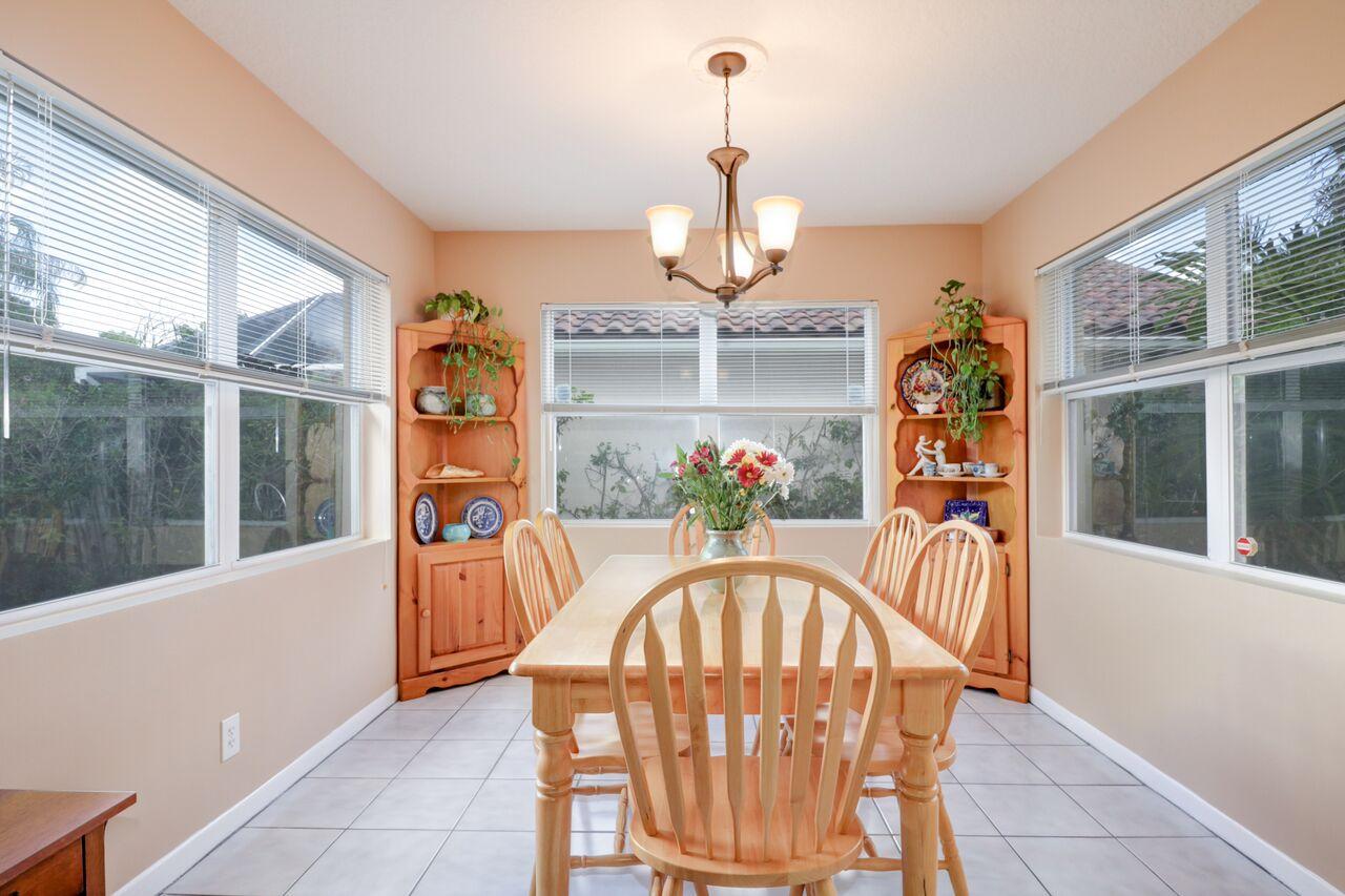 10130 Fanfare Drive Boca Raton, FL 33428 - Photo 13 of 27 KITCHEN