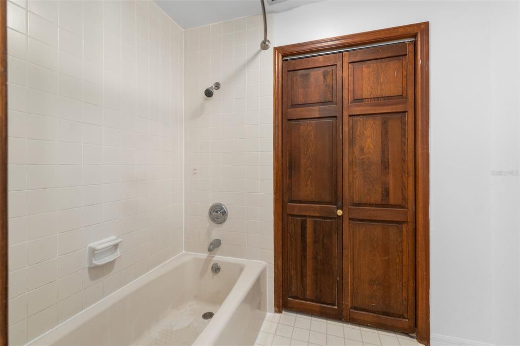 4703 Northwest 124th Street Gainesville, FL 32606 - Photo 29 of 55 a bathroom with a bathtub