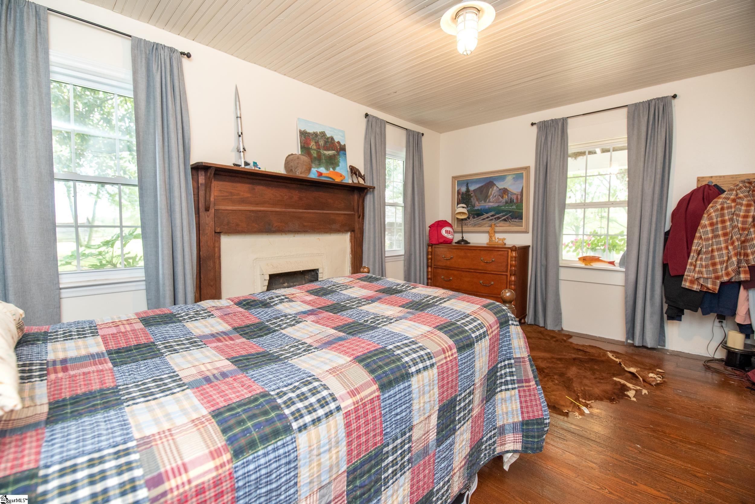 211 Hudson Water Road Greer, SC 29651 - Photo 18 of 36 Gallery Image 18