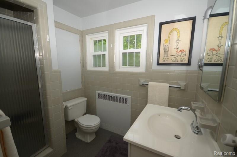 375 Washington Road Grosse Pointe, MI 48230 - Photo 33 of 50 Bath for Bedroom 2