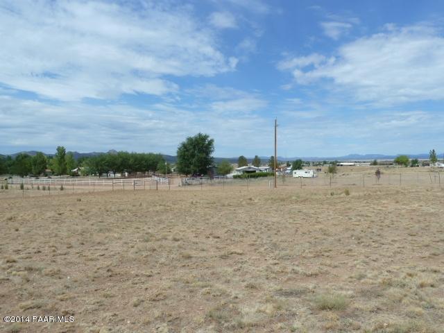 25405 North High Desert Road Paulden, AZ 86334 - Photo 3 of 10 a view of a lake view
