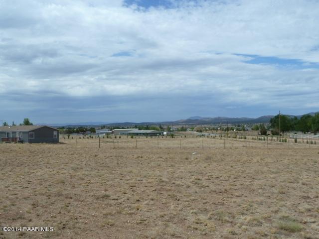25405 North High Desert Road Paulden, AZ 86334 - Photo 8 of 10 a view of lake and city