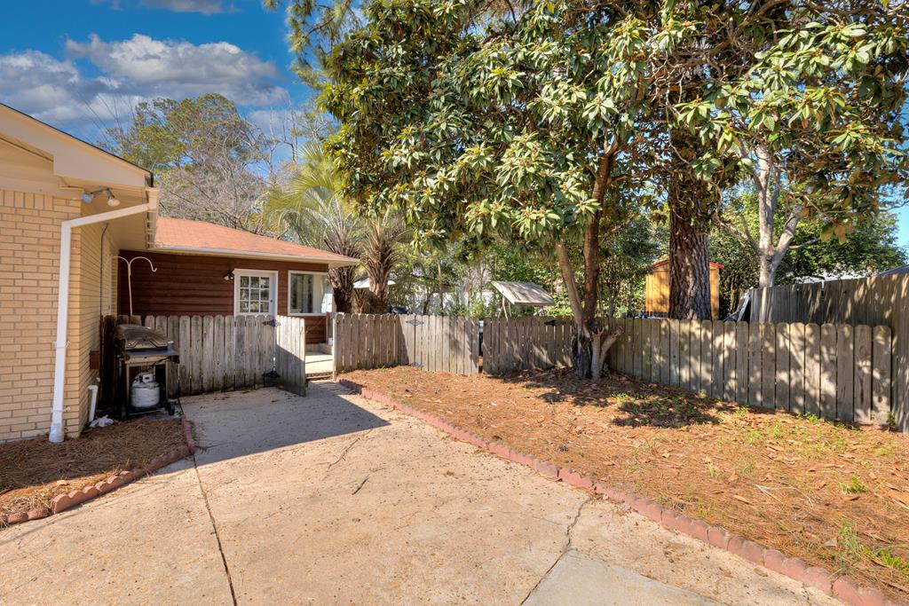 707 West Hampton Avenue Sumter, SC 29150 - Photo 5 of 46