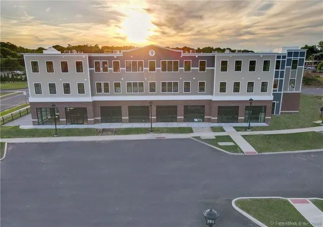 $2,350 | 9 Steele Boulevard, Unit 204, Berlin, CT 06037