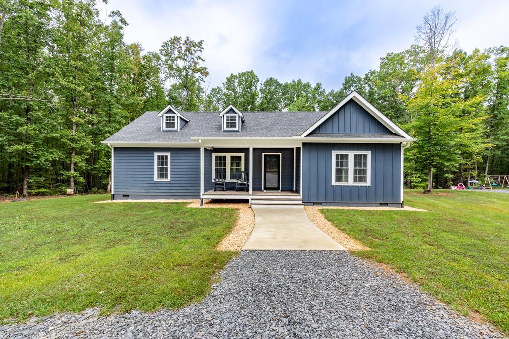 1387 Spreading Oaks Road Arvonia, VA 23004 - Photo 2 of 26 Gallery Image 2