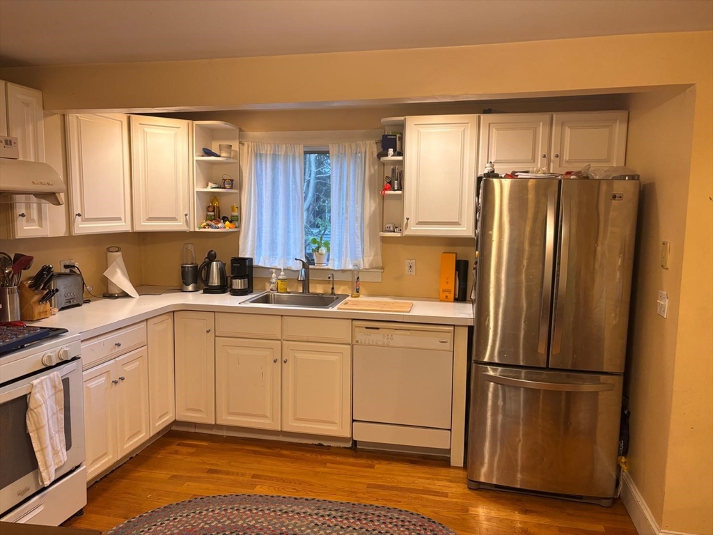 243 Walnut Street, Unit 243 Wellesley, MA 02481 - Photo 4 of 8 Gallery Image 4