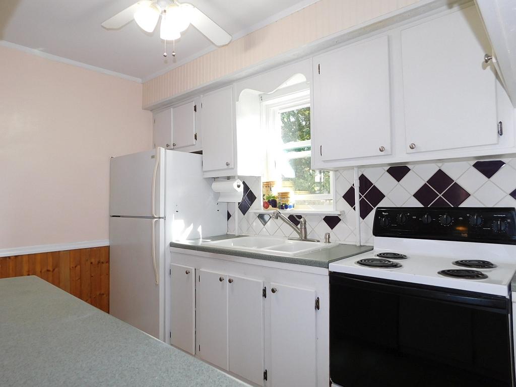 2121 Holley Road Roanoke, VA 24012 - Photo 17 of 34 Kitchen