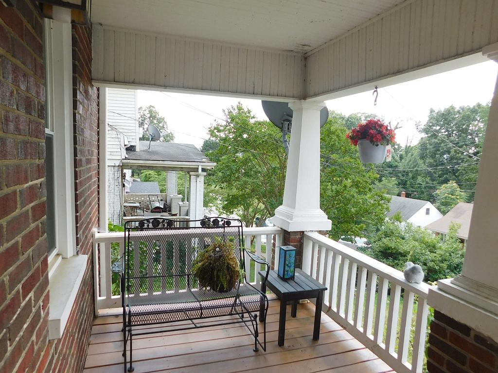 2121 Holley Road Roanoke, VA 24012 - Photo 33 of 34 Front Porch