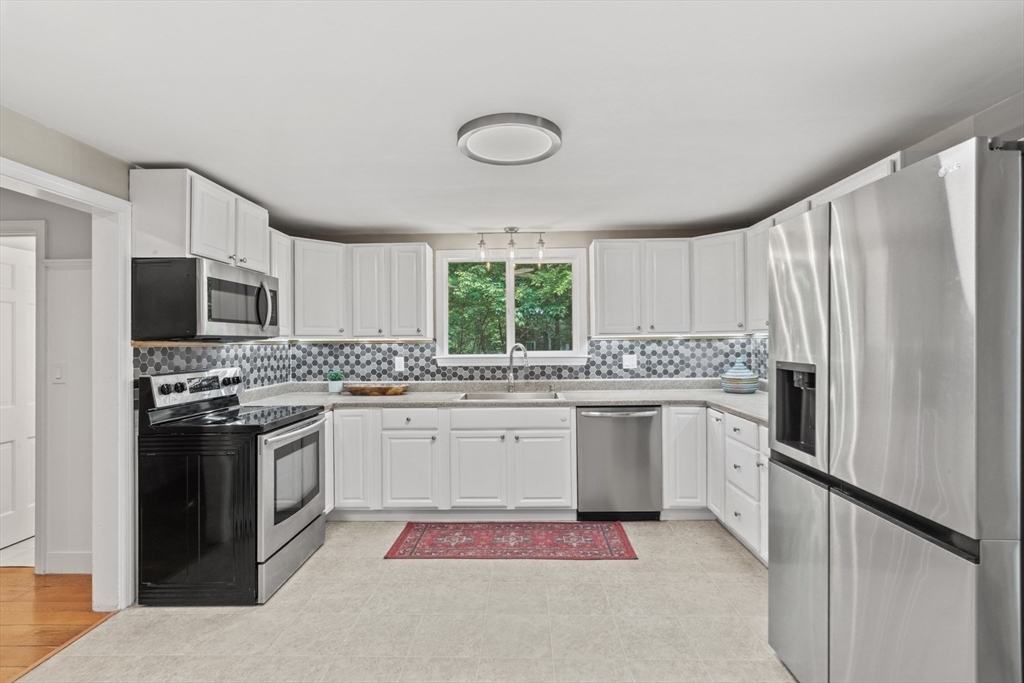 21 Sunrise Road Boxford, MA 01921 - Photo 16 of 35