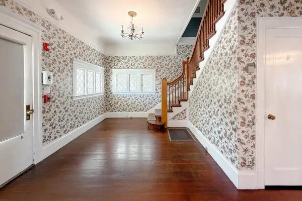 $999,999 | 712 West Street, Hollister, CA 95023