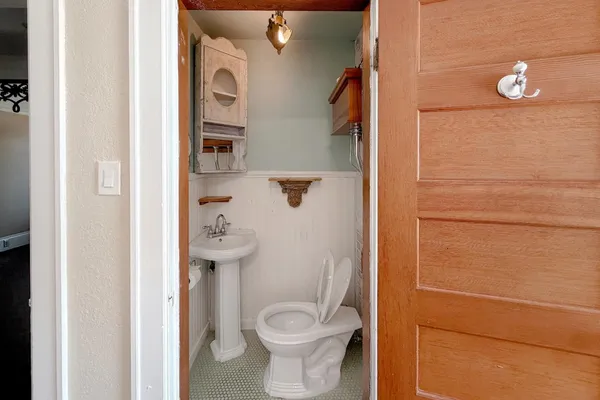 $999,999 | 712 West Street, Hollister, CA 95023