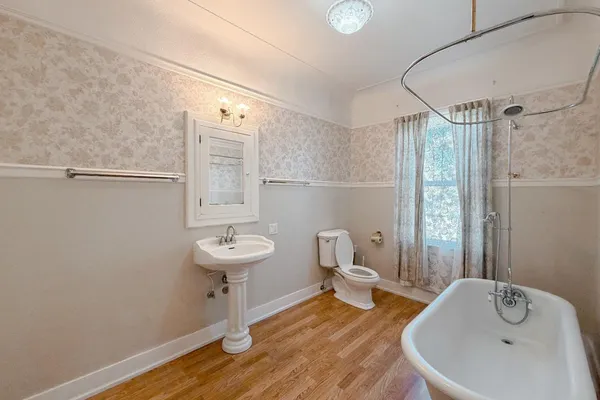 $999,999 | 712 West Street, Hollister, CA 95023