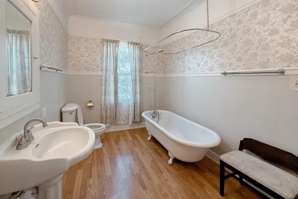 $999,999 | 712 West Street, Hollister, CA 95023