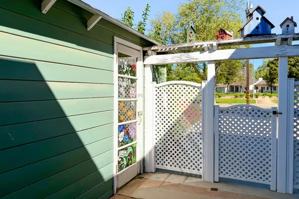 $999,999 | 712 West Street, Hollister, CA 95023