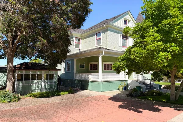 $999,999 | 712 West Street, Hollister, CA 95023