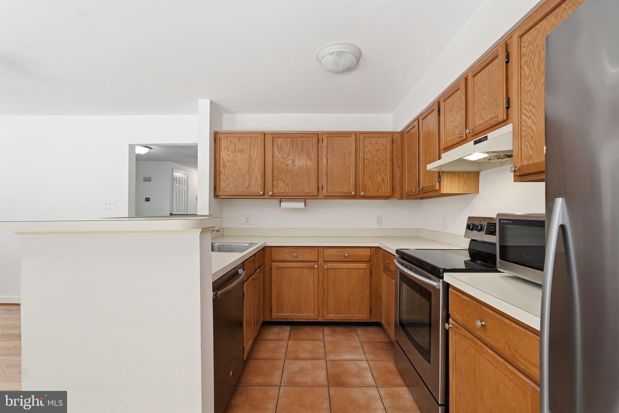 1609 Oak Spring Way Reston, VA 20190 - Photo 16 of 50