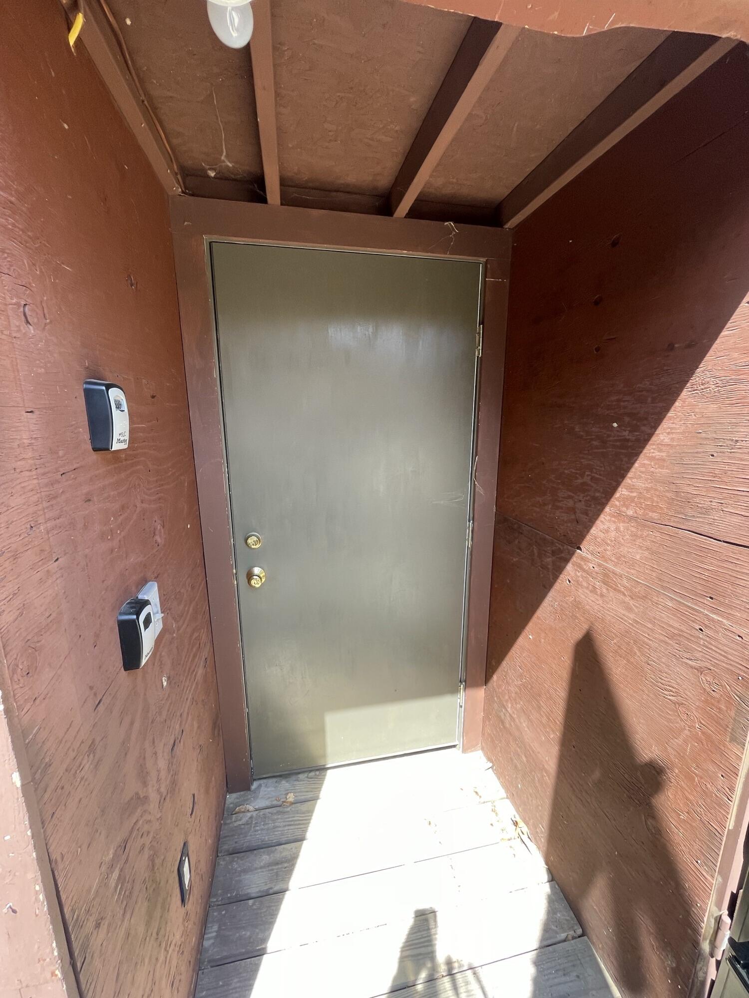 153 Ridge Run Road, Unit D5 Newry, ME 04261 - Photo 32 of 37 Ski locker 3