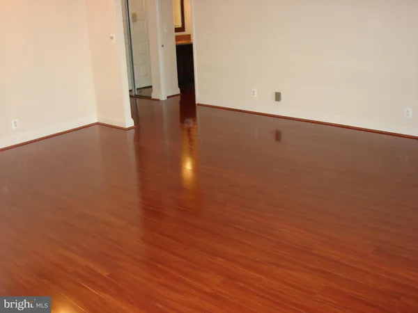$2,950 | 8360 Greensboro Drive, Unit 1006, McLean, VA 22102